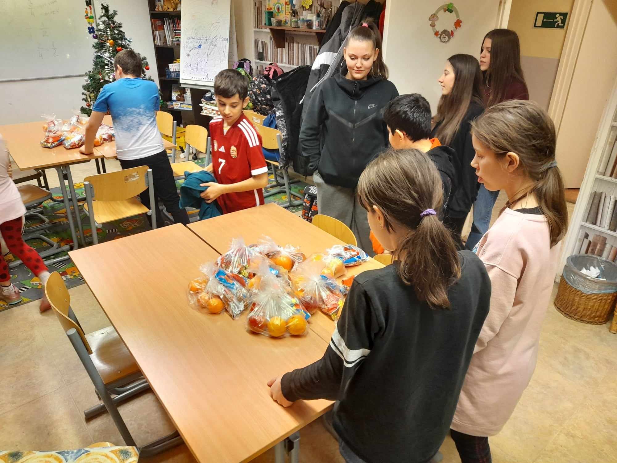 Mikul&aacute;s &uuml;nneps&eacute;g - MIOK Alap&iacute;tv&aacute;ny P&eacute;cs 